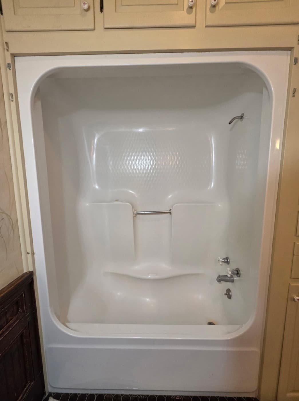 Tub-to-shower conversion in Easley, SC — the original bathroom before Patriot Showers started work