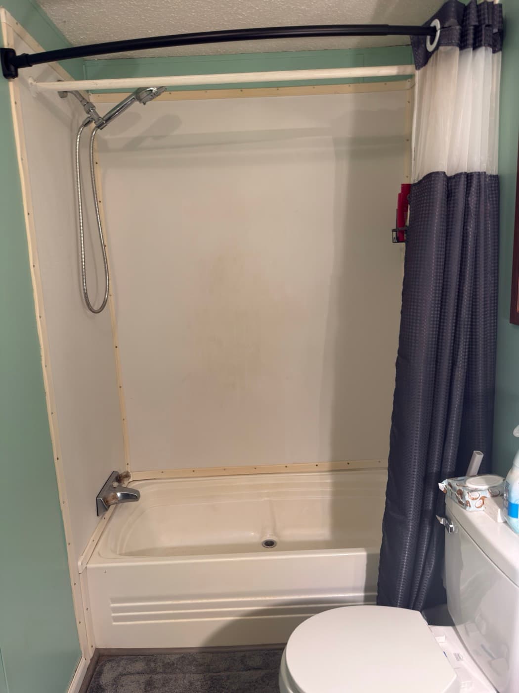 Tub-to-shower conversion in Simpsonville, SC — the original bathroom before Patriot Showers started work