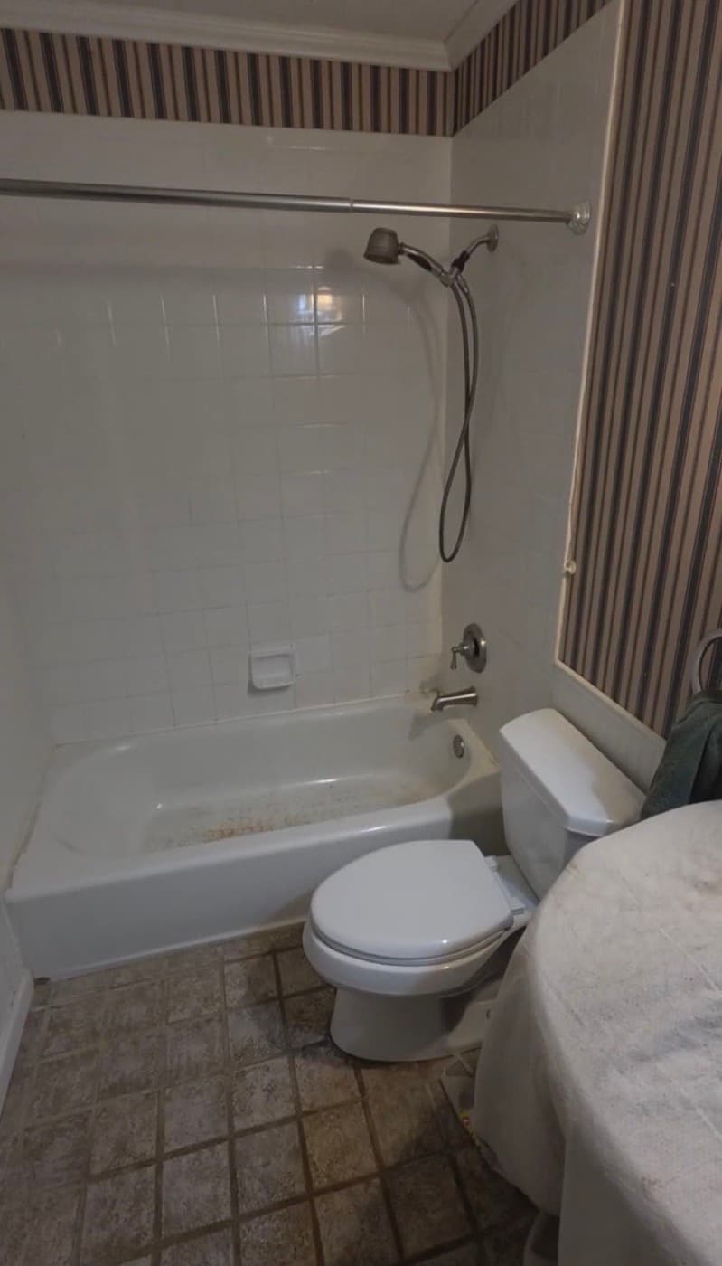 Tub-to-shower conversion in Spartanburg, SC — the original bathroom before Patriot Showers started work