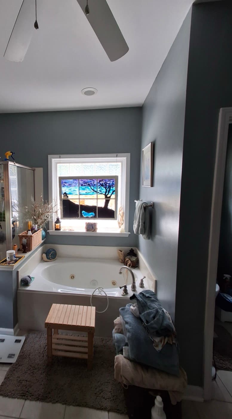 Tub-to-shower conversion in Taylors, SC — the original bathroom before Patriot Showers started work
