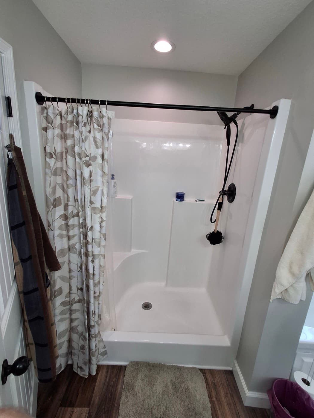 Walk-in shower remodel in Anderson, SC — the original bathroom before Patriot Showers started work