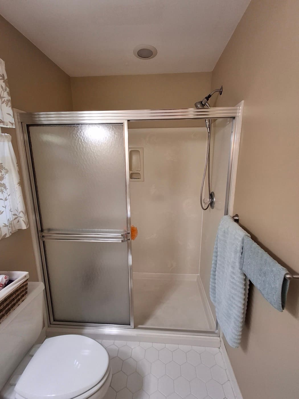 Walk-in shower remodel in Greenville, SC — the original bathroom before Patriot Showers started work